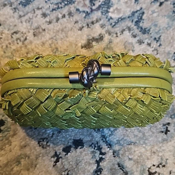 Bottega Veneta Knot Clutch - Picture 3 of 5